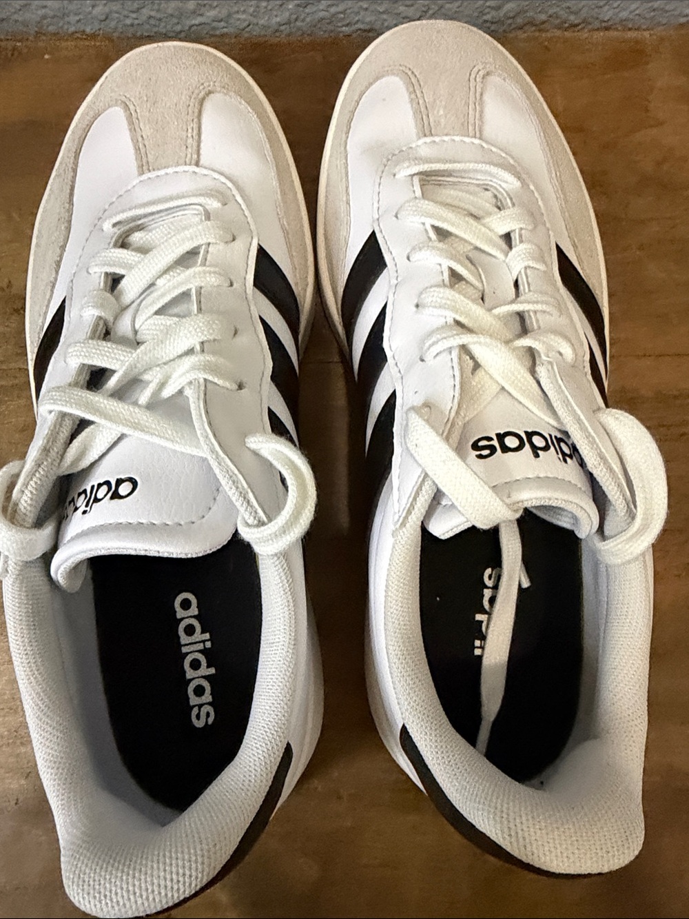 adidas Women’s White & Black Retro-Inspired Sneakers size 8.5 - Picture 5 of 7